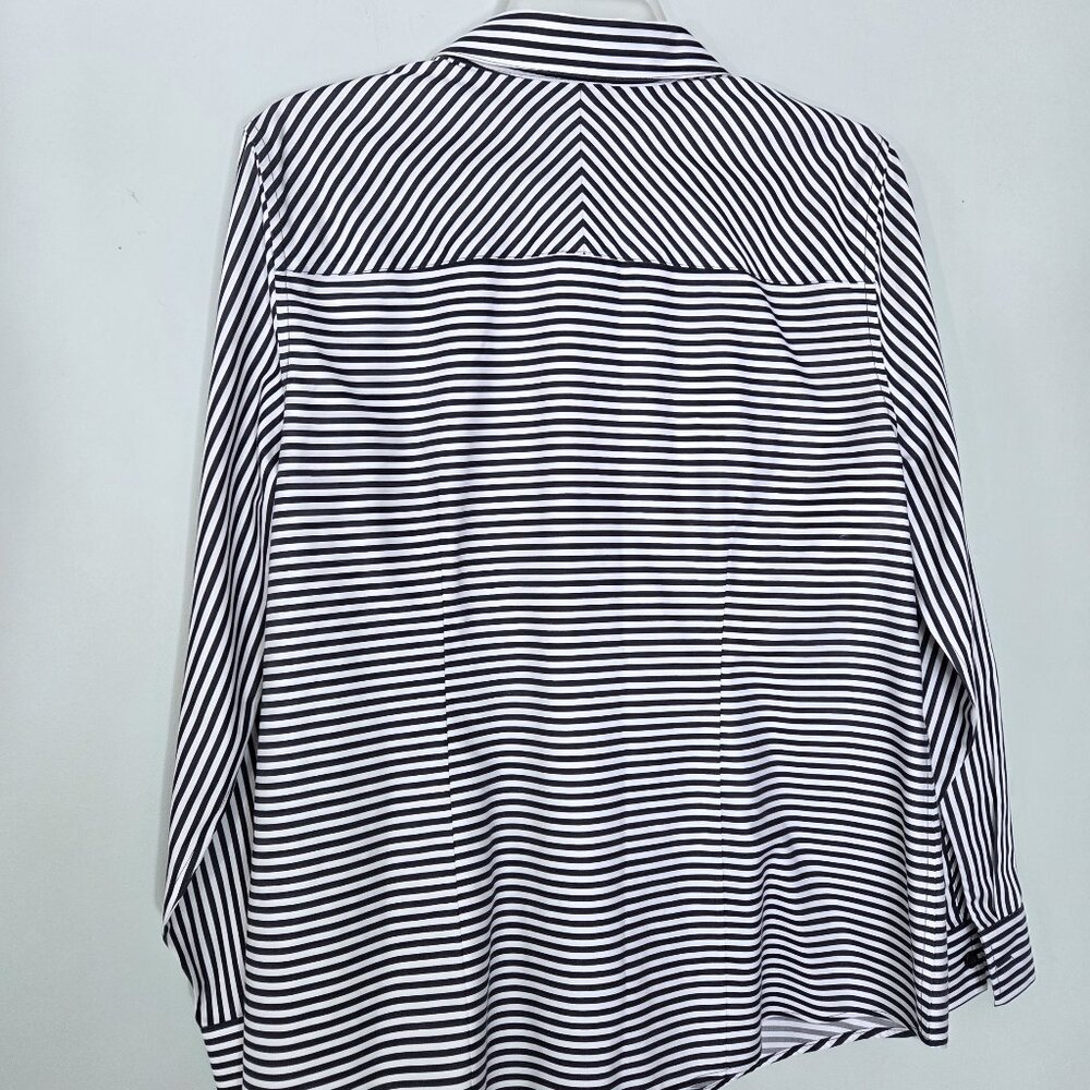 NWOT Chicos' Dark Navy Striped No-Iron Cotton Button Down Blouse Size 2 - Picture 2 of 2
